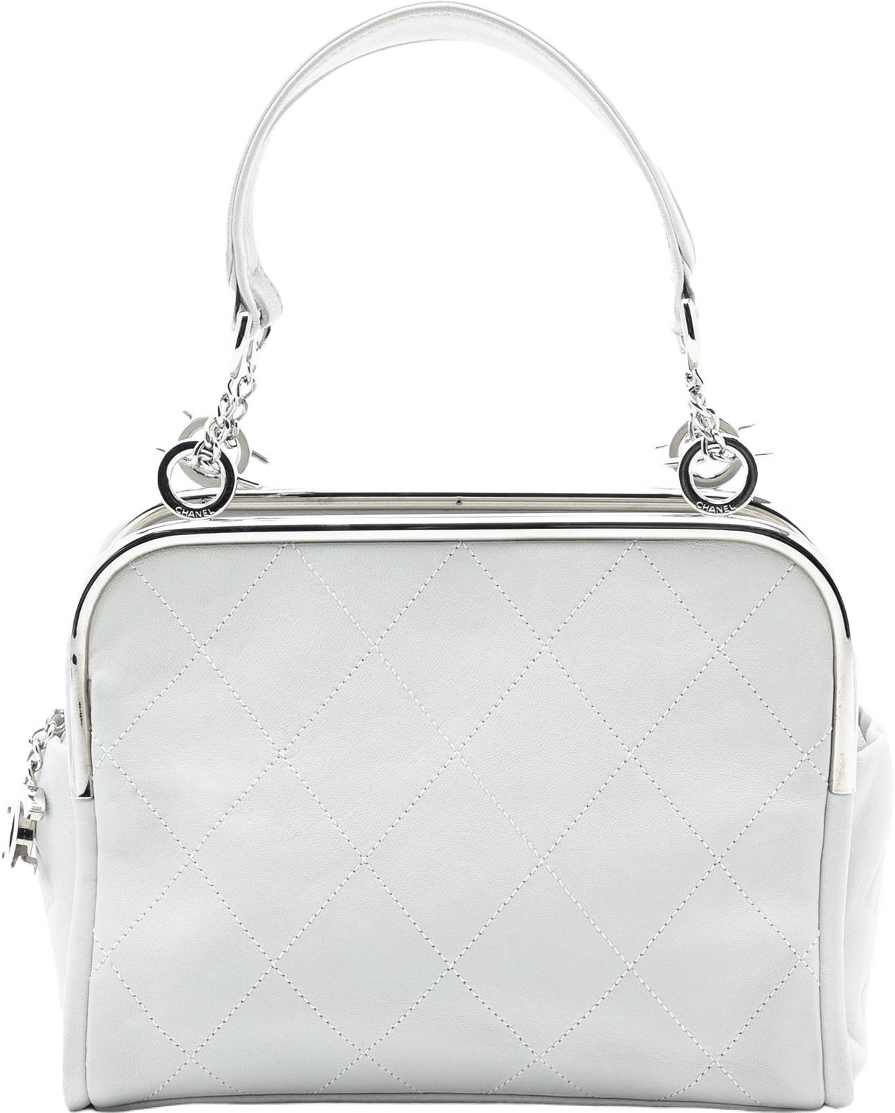 Chanel Lambskin Ultimate Soft Frame Handbag, från Luxclusif, i färgen off white.