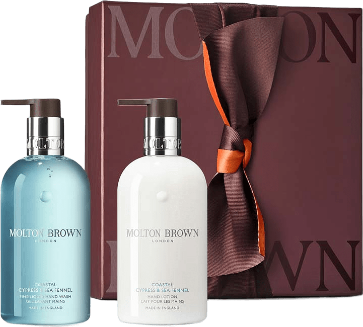 Gift Set Coastal Cypress & Sea Fennel Hand Care Collection 600 ml, från Molton Brown.