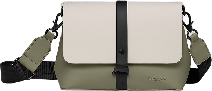 Spläsh Crossbody Bag, från Gaston Luga, i färgen cloud cream / sage.