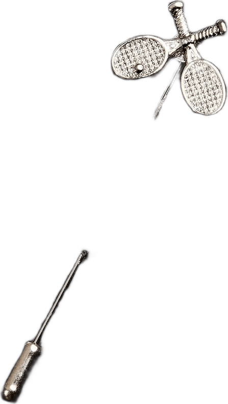 Lapel Pin Tennis Rackets, från John Henric, i färgen silver.