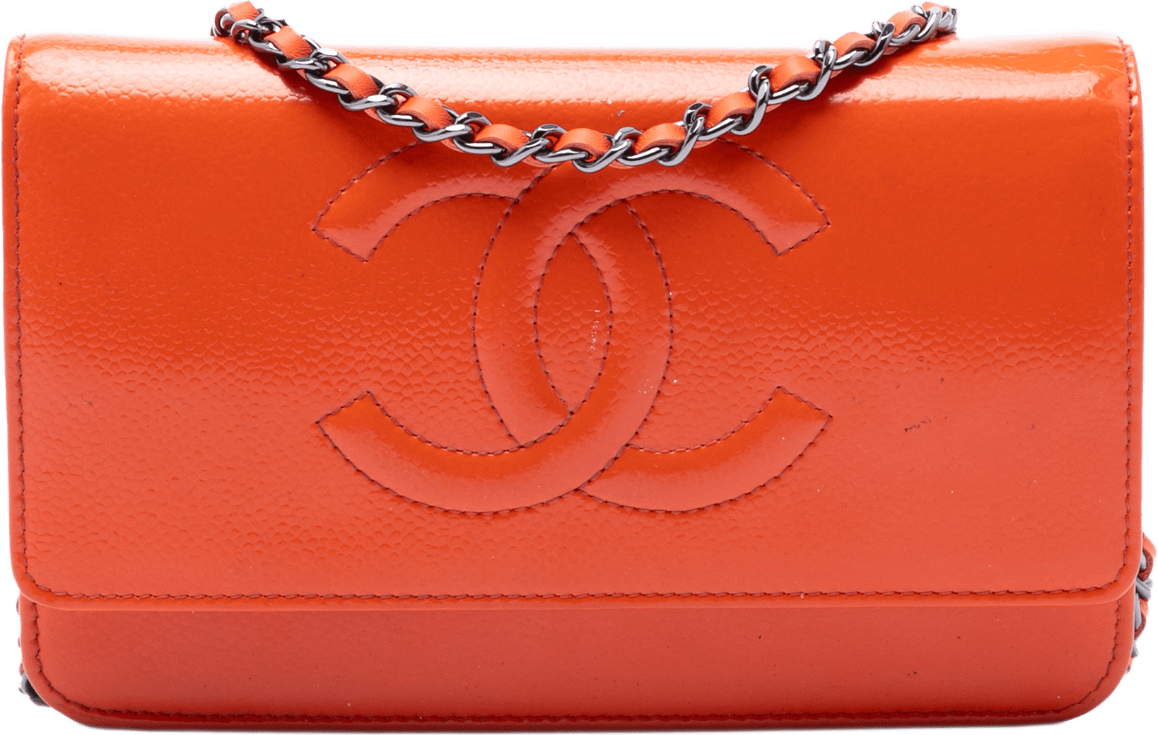 Chanel Cc Patent Caviar Wallet On Chain, från Luxclusif, i färgen red orange.
