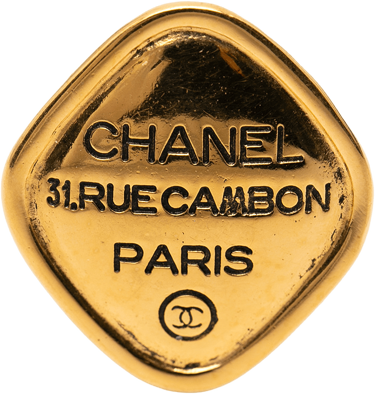 Chanel Gold Plated 31 Rue Cambon Diamond Brooch, från Luxclusif, i färgen gold.