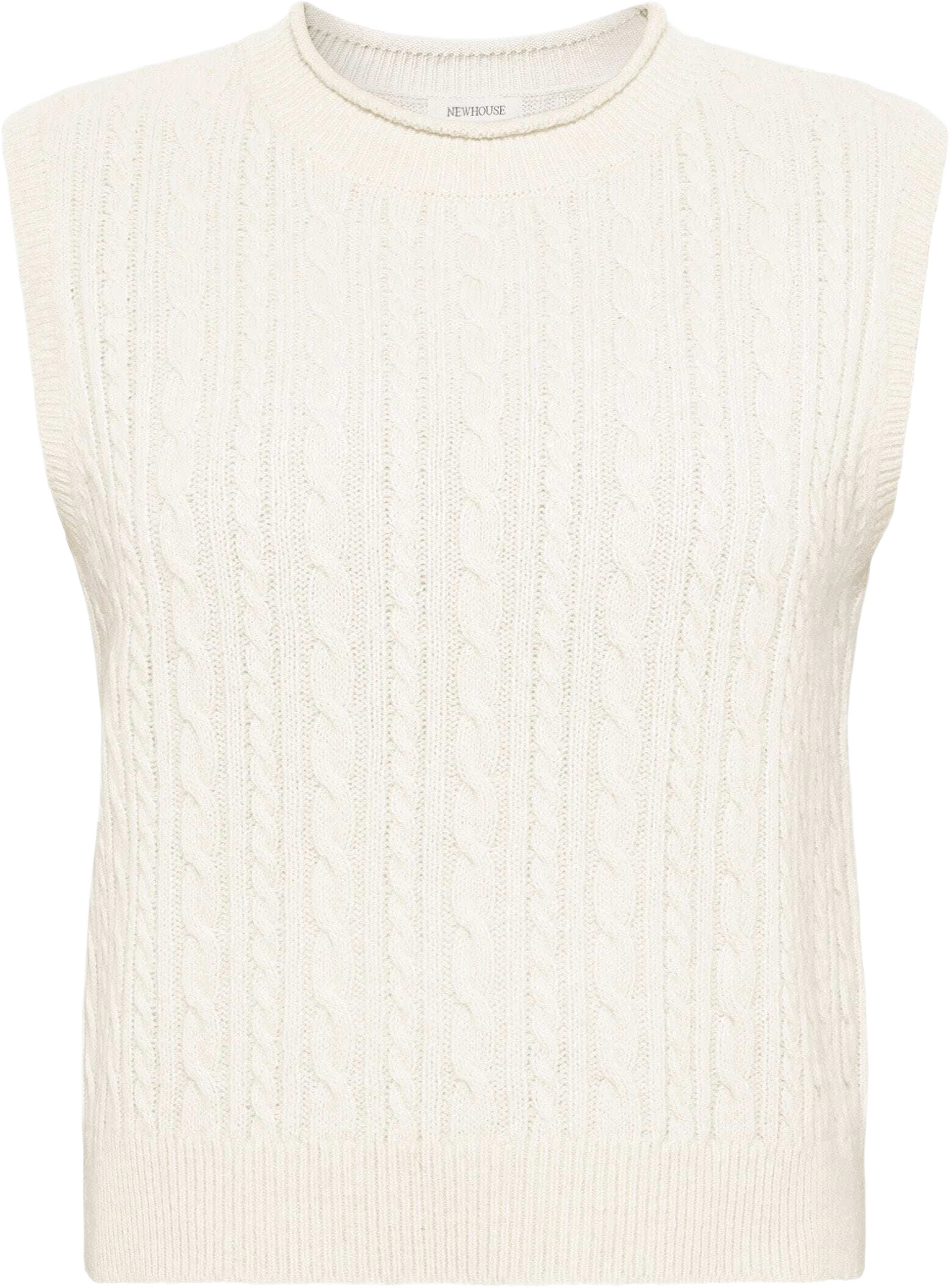 Norma Cable Waistcoat, från Newhouse, i färgen offwhite.