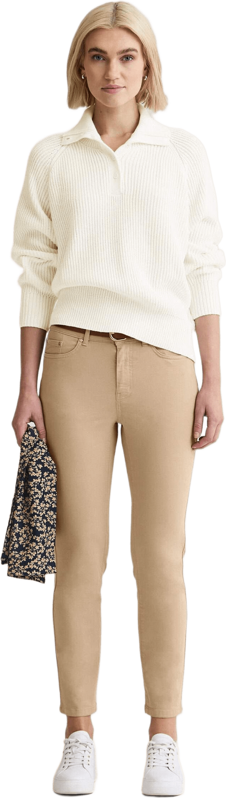 Nora Twill Trousers, från Newhouse, i färgen sand.