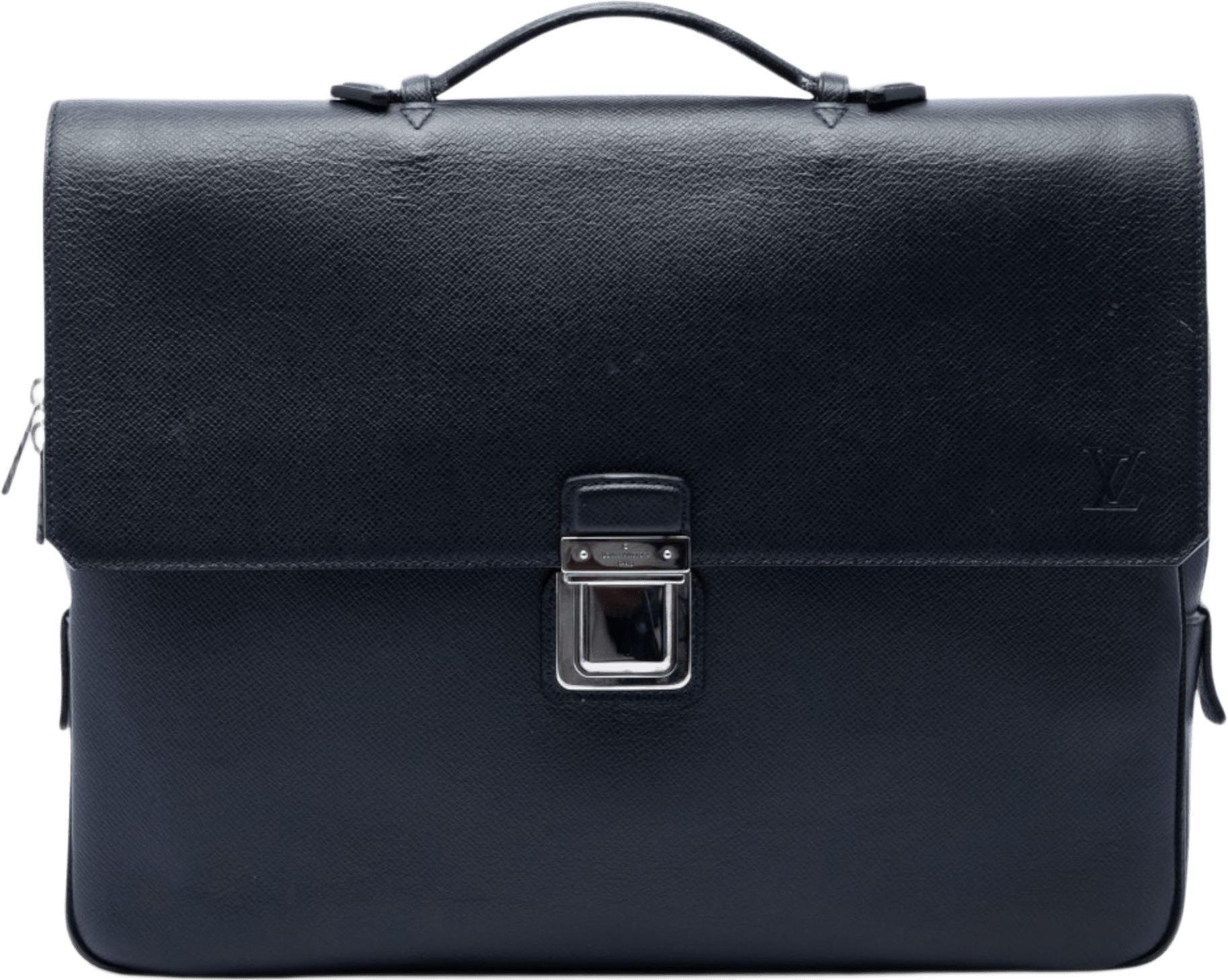 Louis Vuitton Taiga Vassili Pm, från Luxclusif, i färgen blå.