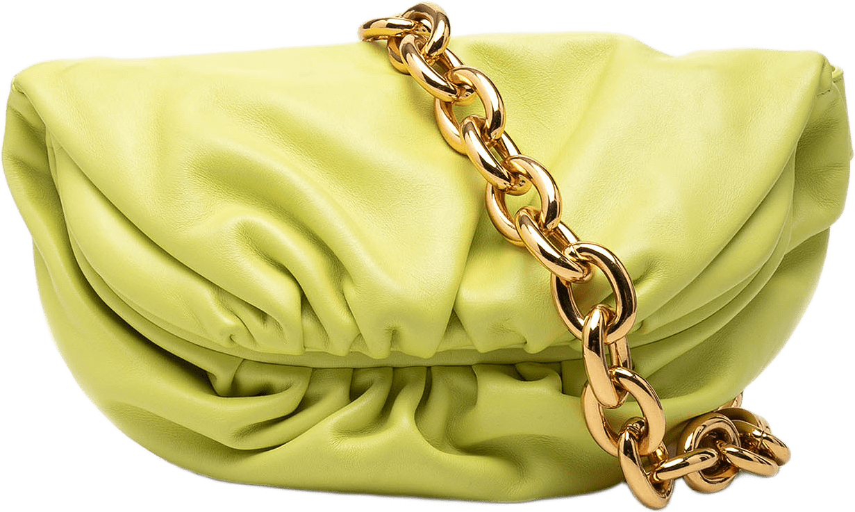 Bottega Veneta Lambskin Belt Chain Pouch, från Luxclusif, i färgen grön.