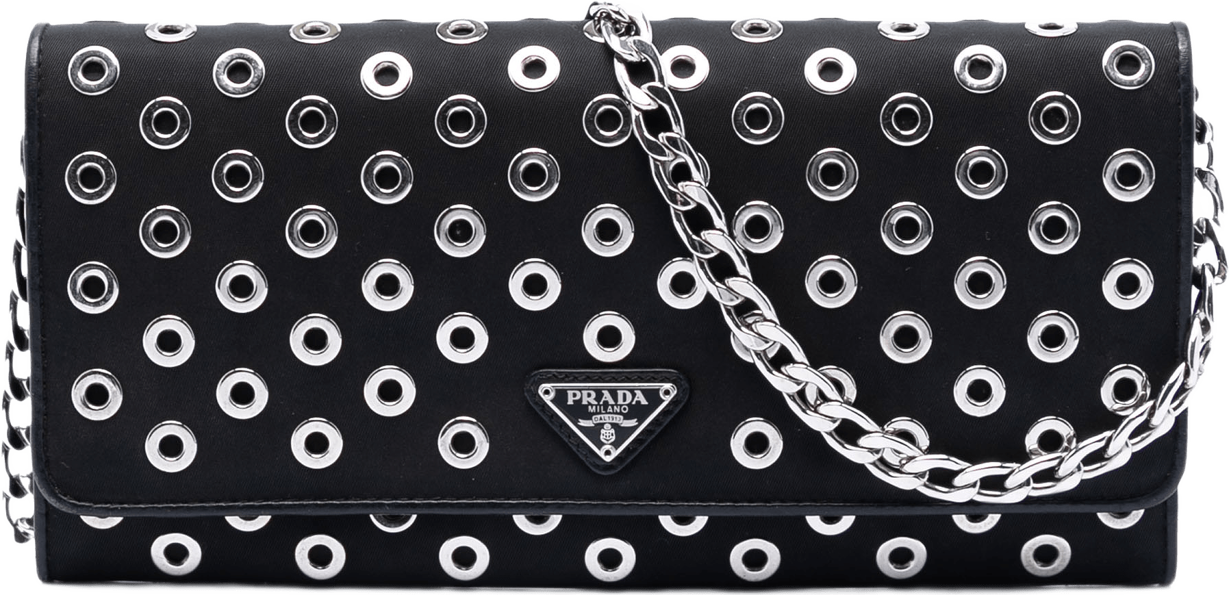 Prada Tessuto Grommet Wallet On Chain, från Luxclusif, i färgen svart.