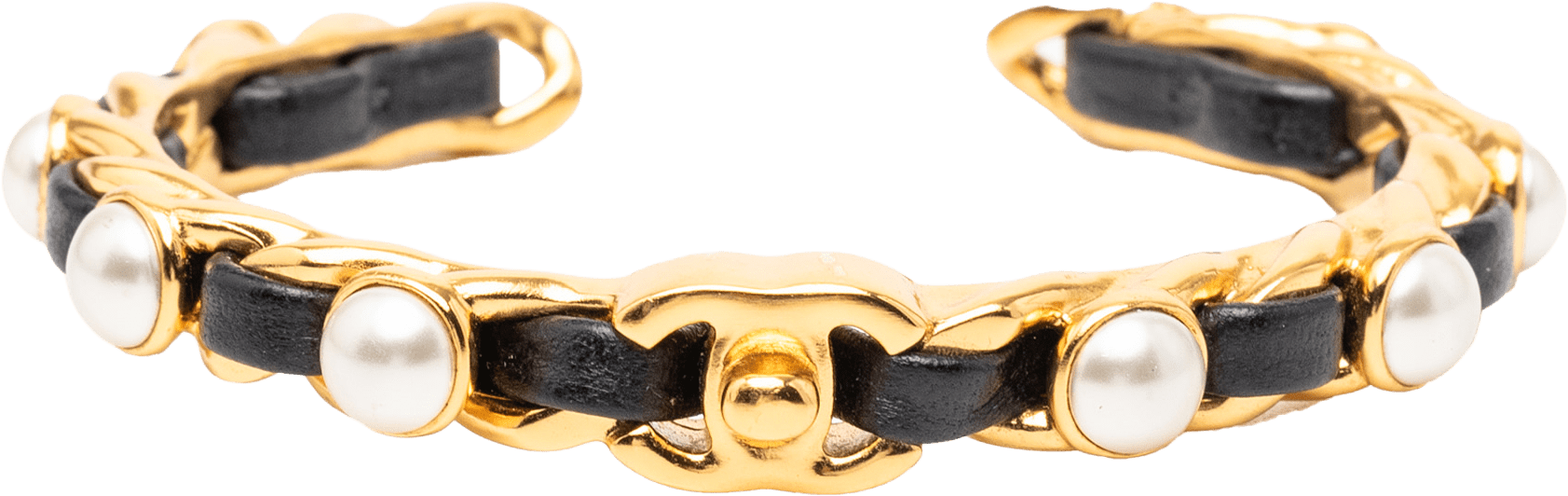 Chanel Gold Plated Leather Woven In Chain Faux Pearl Cc Turnlock Cuff Bracelet, från Luxclusif, i färgen gold.