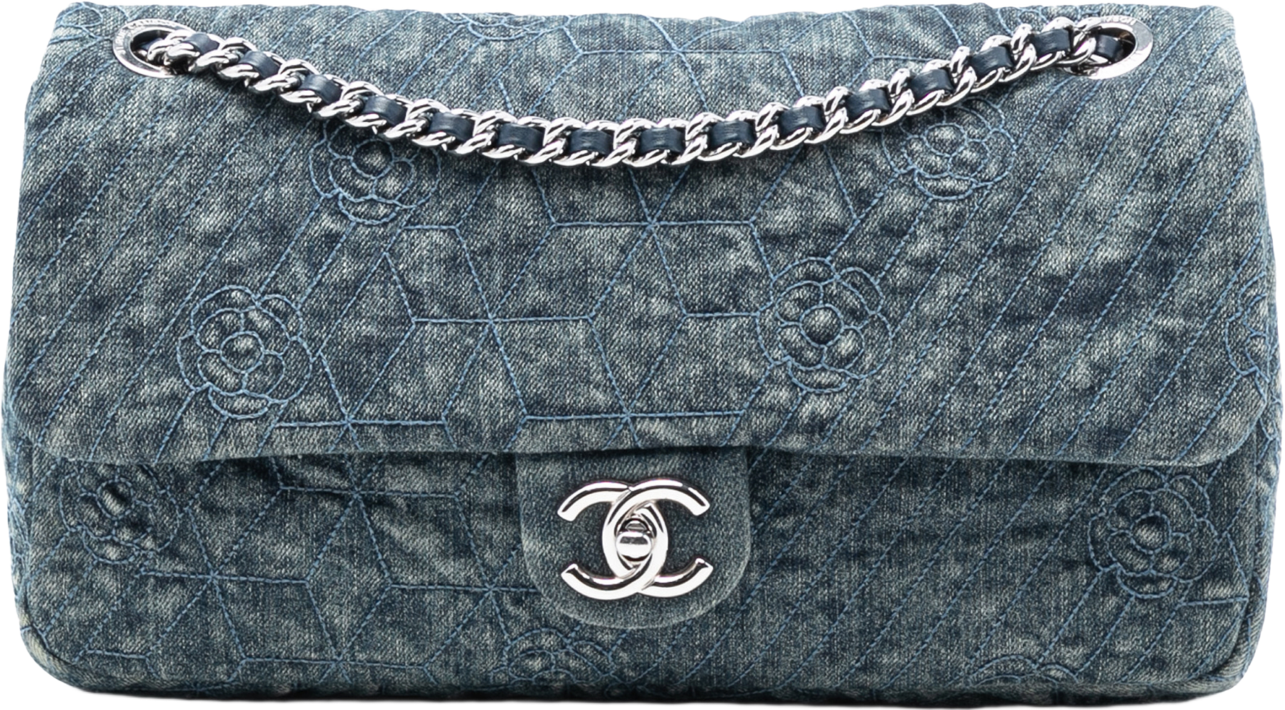 Chanel Large Embroidered Denim Camellia Flap, från Luxclusif, i färgen denim.