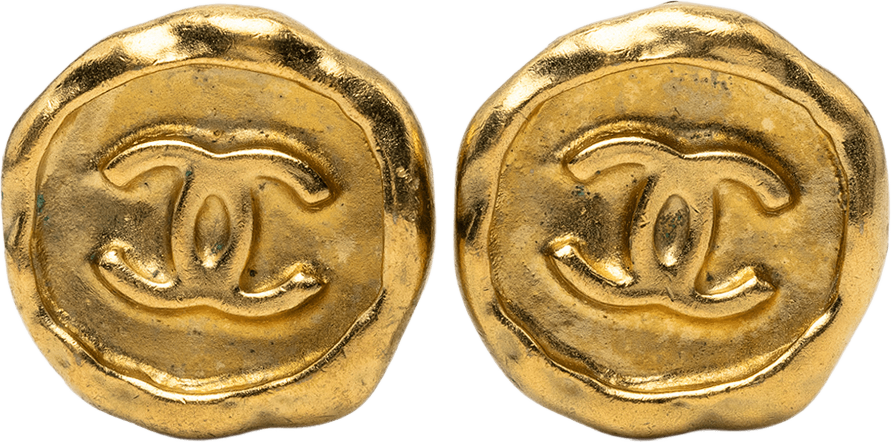 Chanel Cc Gold Plated Round Clip On Earrings, från Luxclusif, i färgen gold.