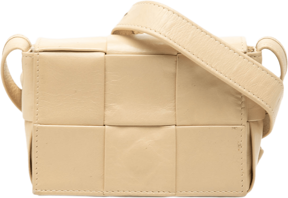 Bottega Veneta Extra Mini Nappa Intrecciato Cassette Crossbody, från Luxclusif, i färgen beige.