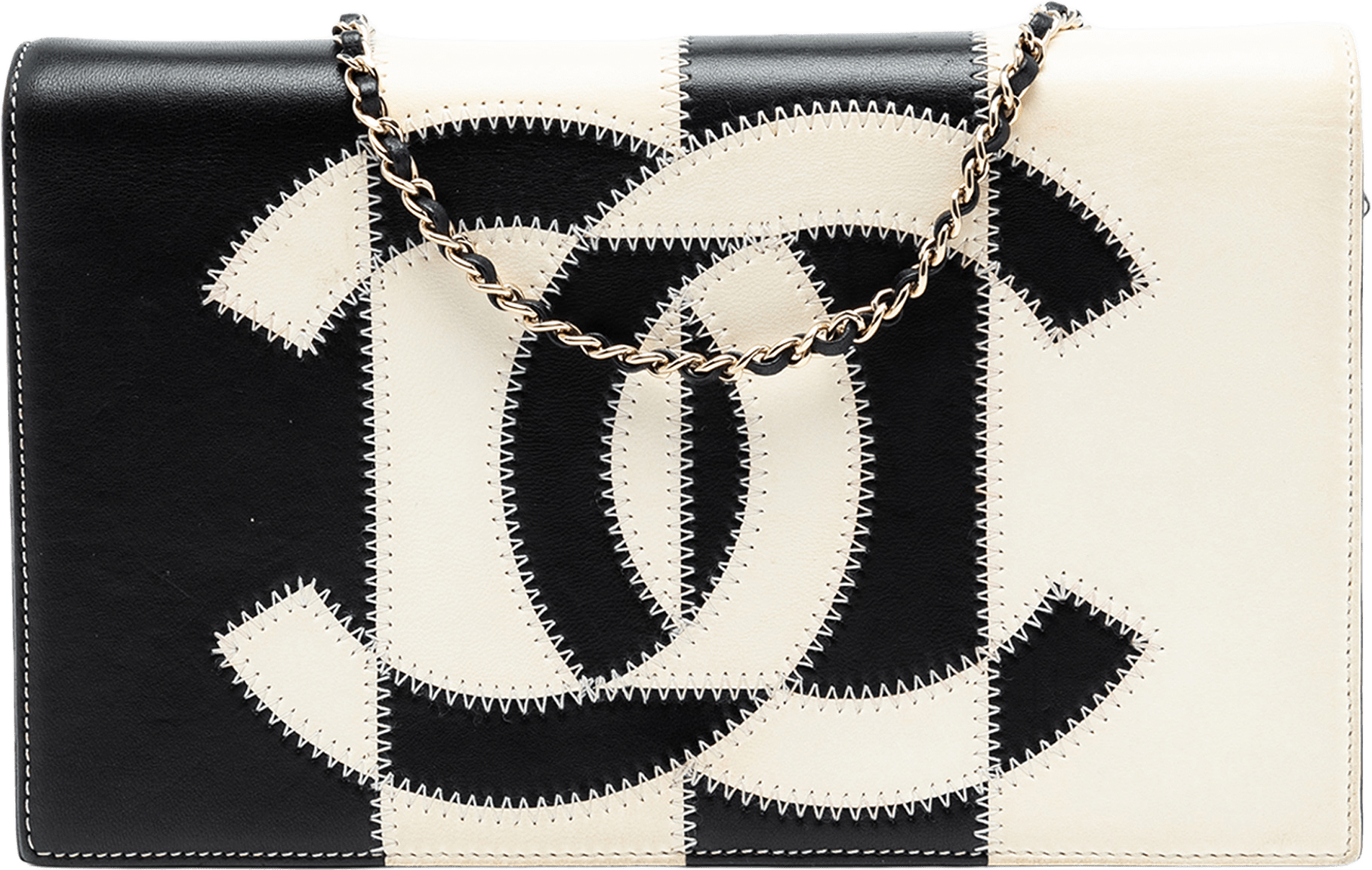 Chanel Cc Lambskin Embroidered Clutch With Chain, från Luxclusif, i färgen black.
