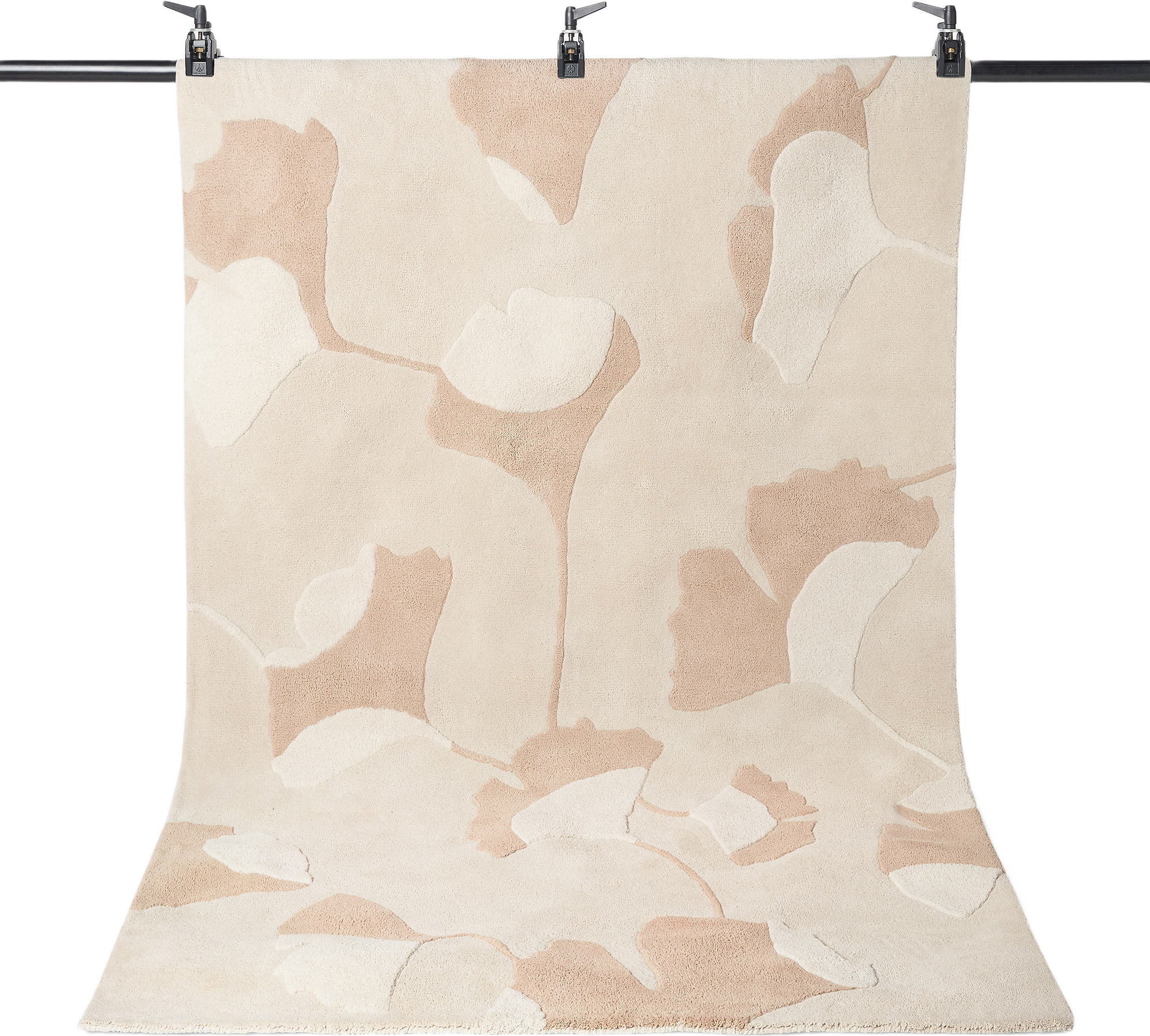 Mönstrad matta HENNY Ilse 200x300 cm, från Åhléns Home, i färgen Beige.