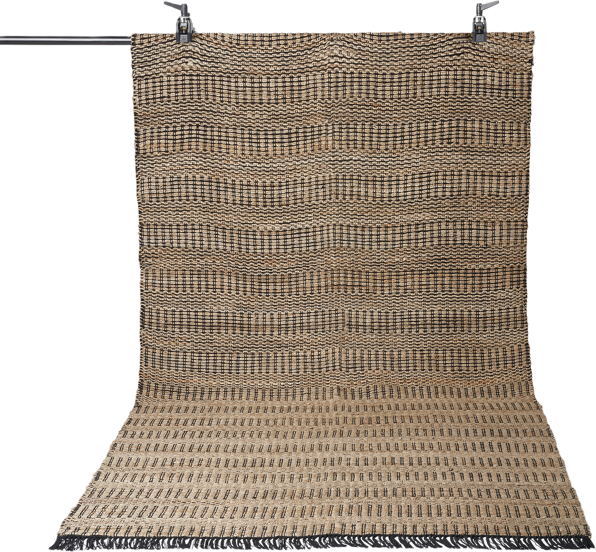 Matta i jute JUTIA 200x300 cm, från Åhléns Home, i färgen Natural/Black.