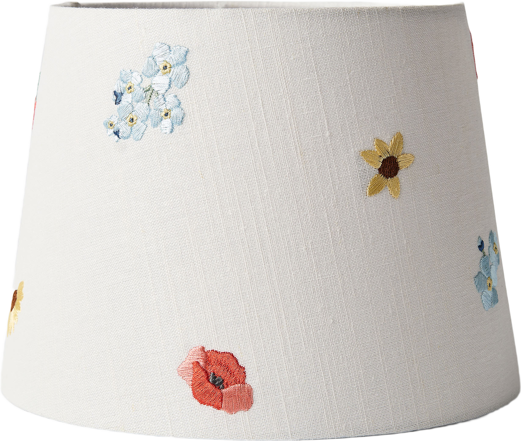 Lampskärm med broderi SUMMER 22 cm, från Åhléns Home, i färgen Offwhite.