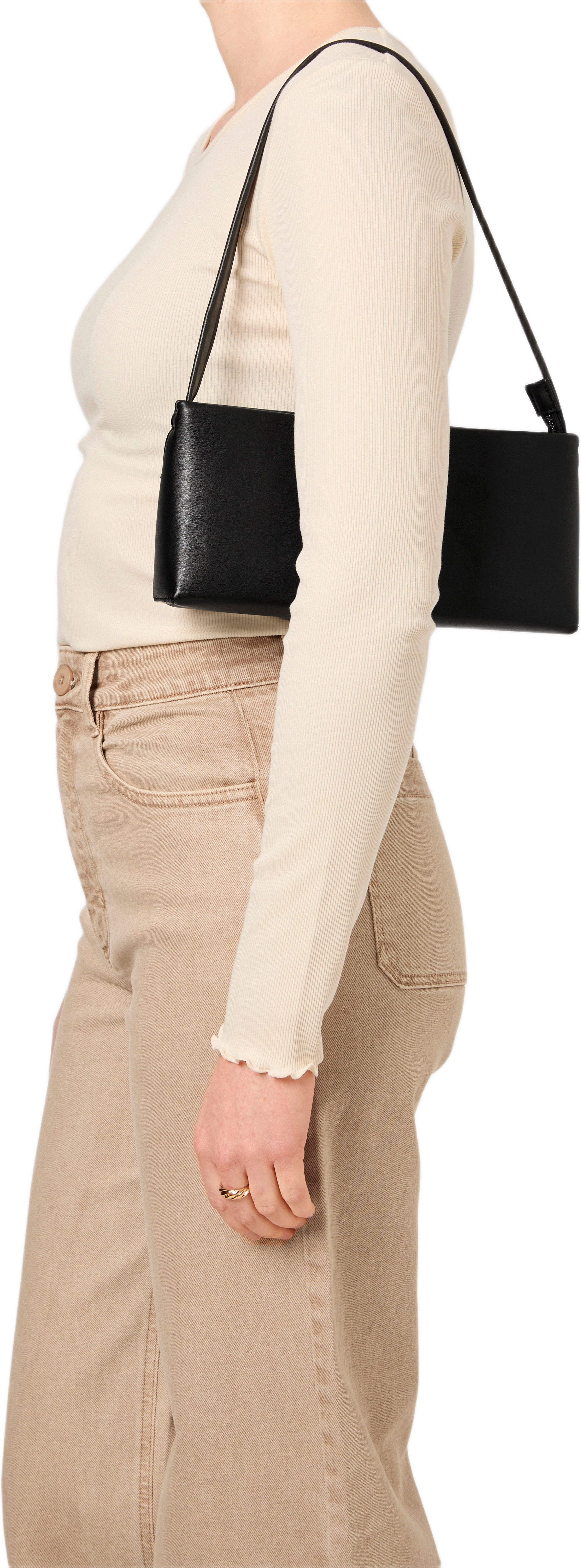 Axelväska YENNIE, från Carin Wester, i färgen Black.