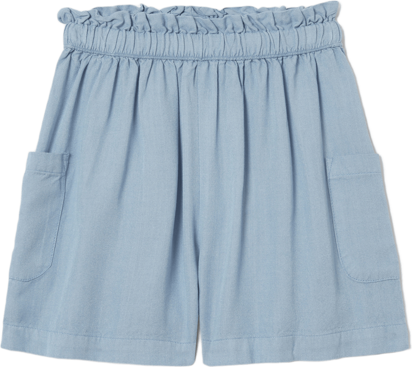 Shorts i chambray MAJA, från RIKIKI, i färgen Light Blue.
