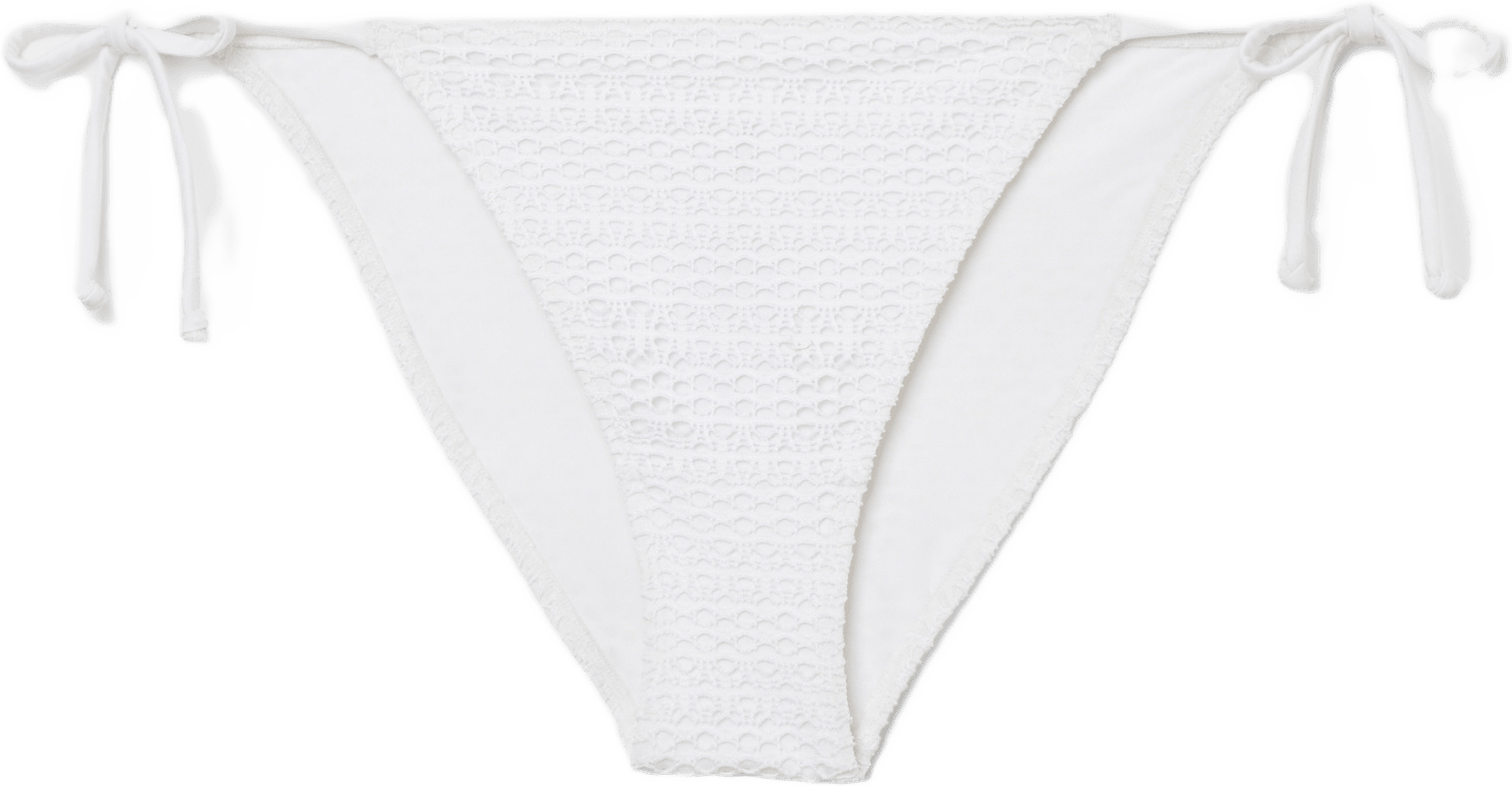 Virkad bikinitrosa med knytband DAISY, från Avelie Lingerie, i färgen White.