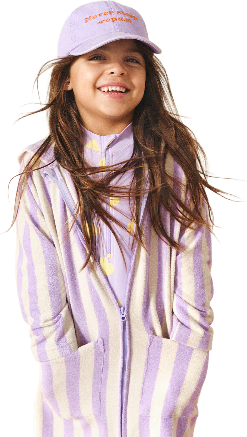 Badrock i frotté TINTIN, från RIKIKI, i färgen Purple Stripe.