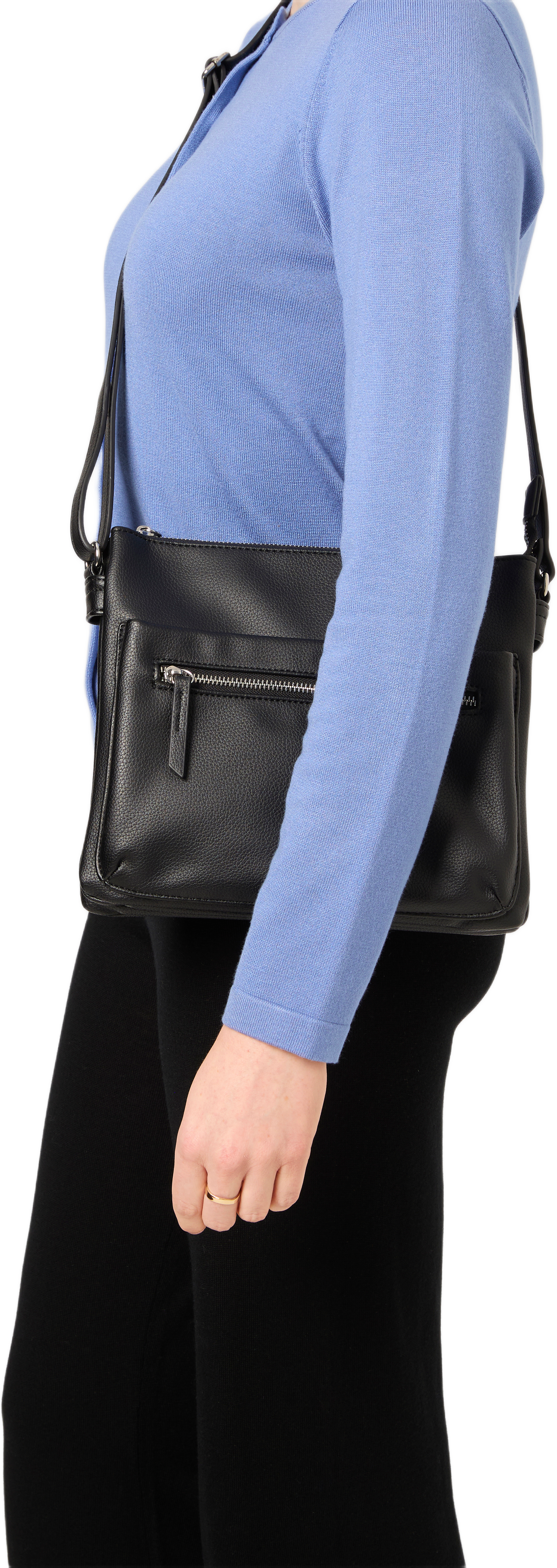 Crossbody NINA, från Å WOMAN, i färgen Black.