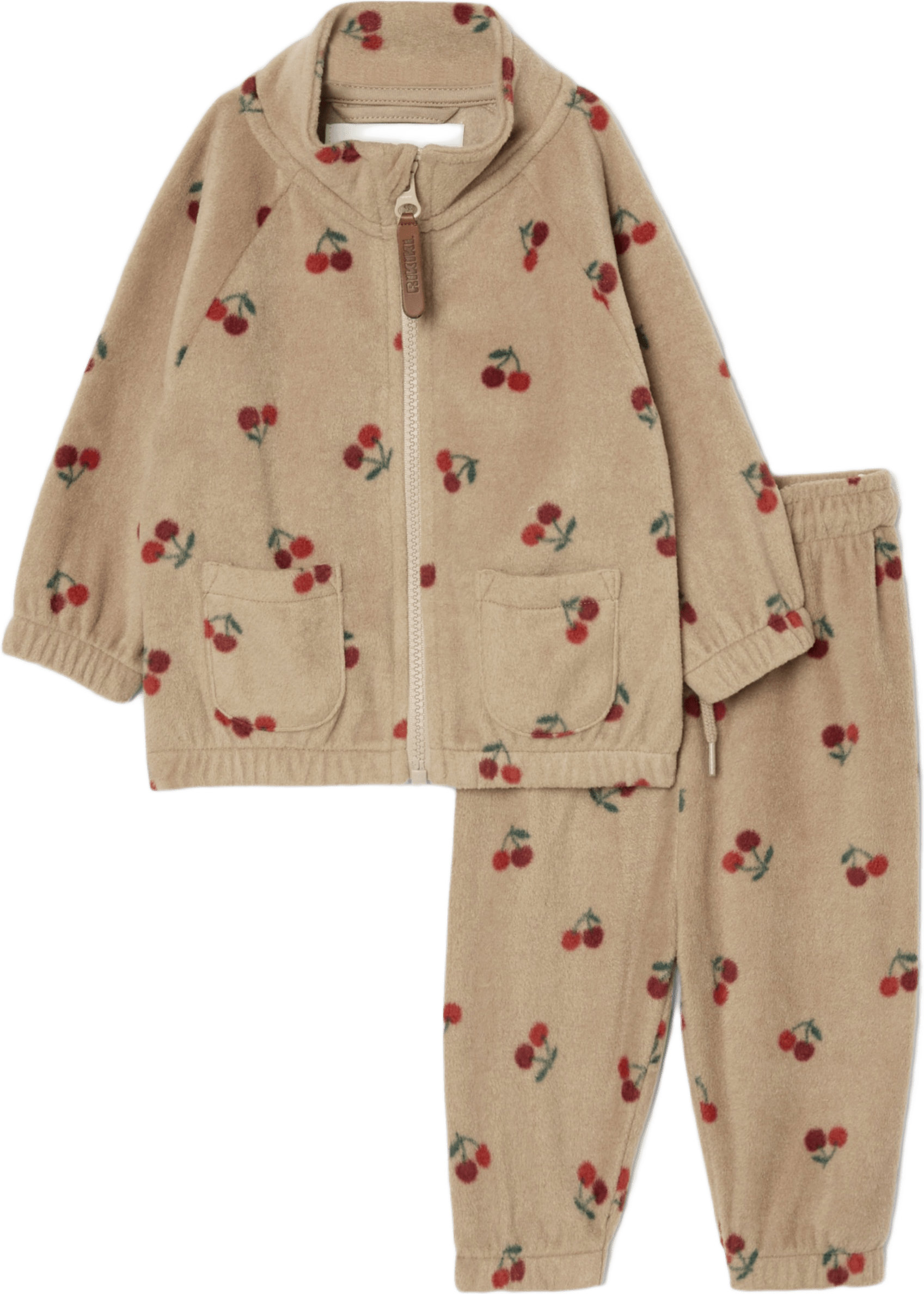 Set i fleece FARAH, från RIKIKI, i färgen Cherry Cherry.