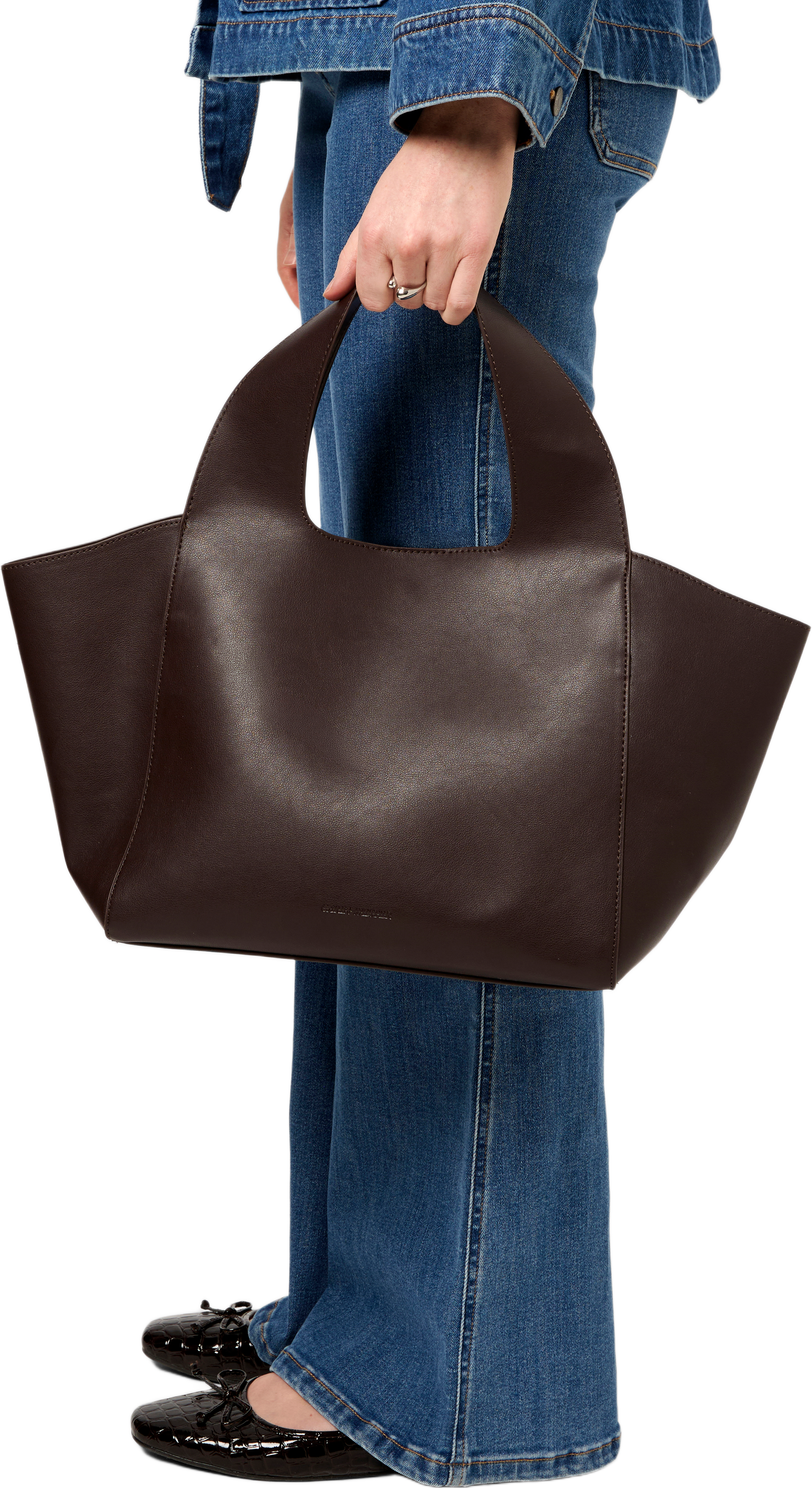 Liten toteväska SANYA, från Carin Wester, i färgen Dk Brown.