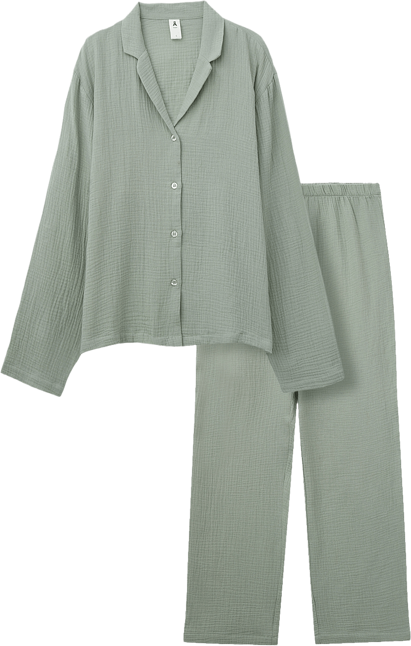 Pyjamas i bomullsmuslin MILLE, från Å WOMAN, i färgen Light Green.