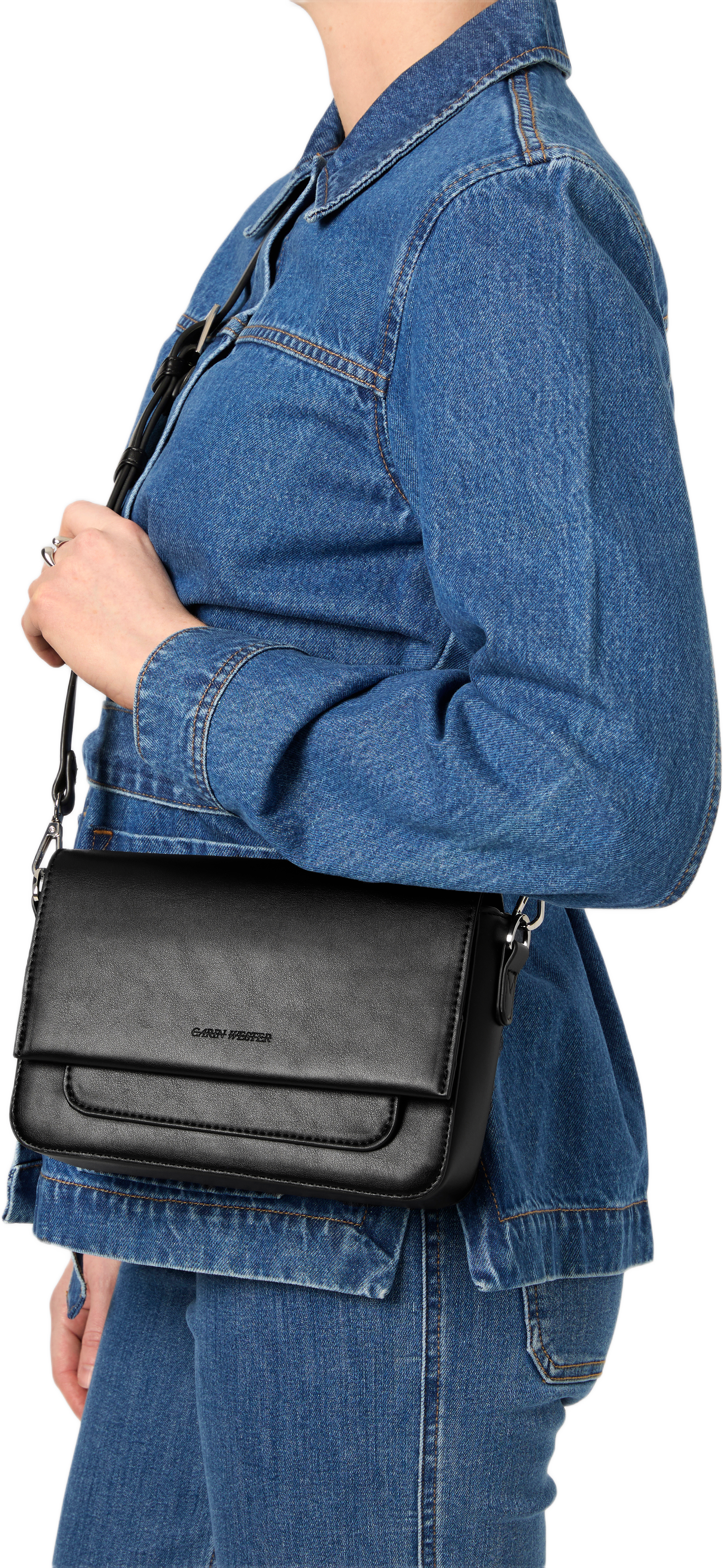 Stor crossbody CYNTHIA, från Carin Wester, i färgen Black.