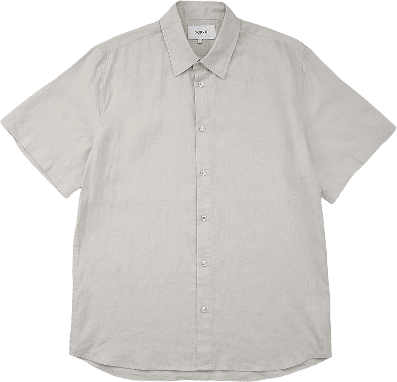 Kortärmad linneskjorta GUNNAR, från NORVIE, i färgen Beige.