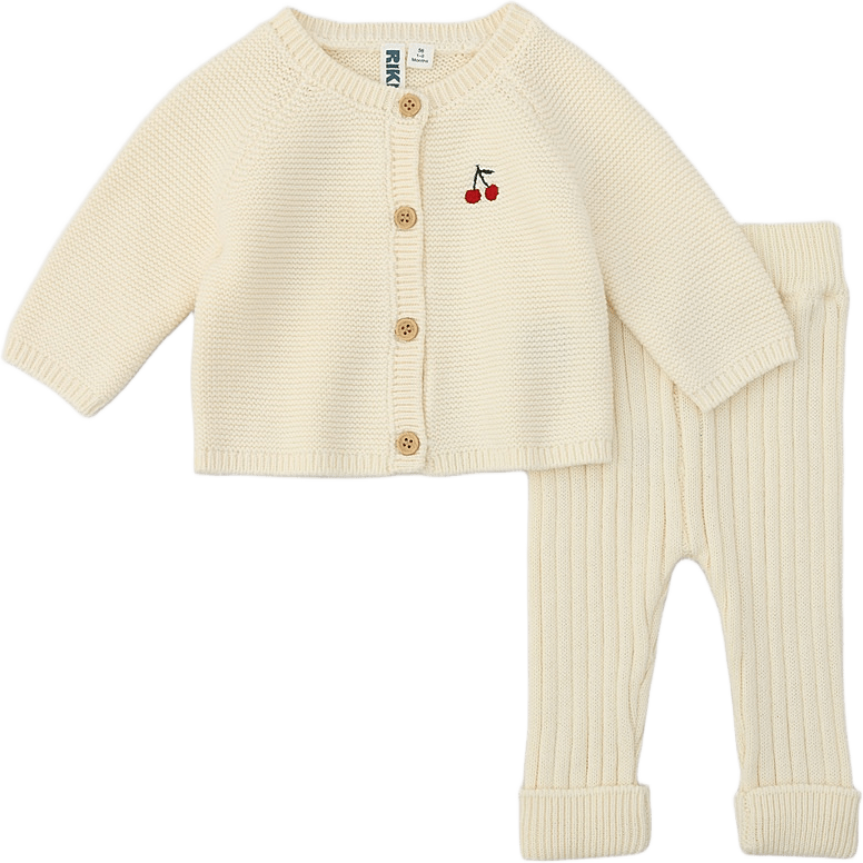 Stickat set ELSI, från RIKIKI, i färgen Off White.