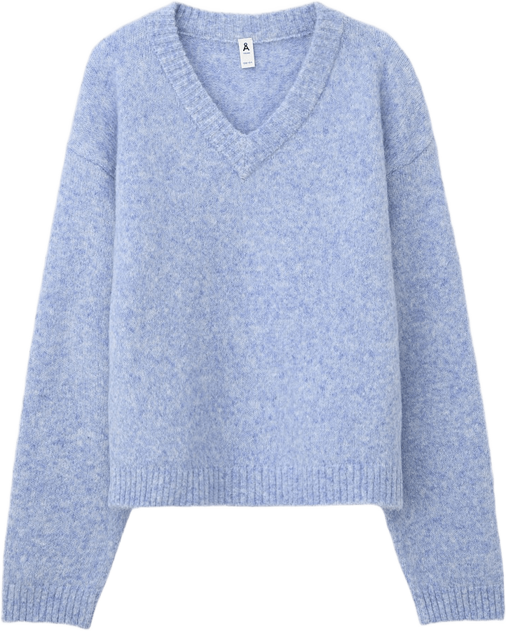 Stickad tröja med v-ringning BILLIE, från Å Young, i färgen Blue Melange.