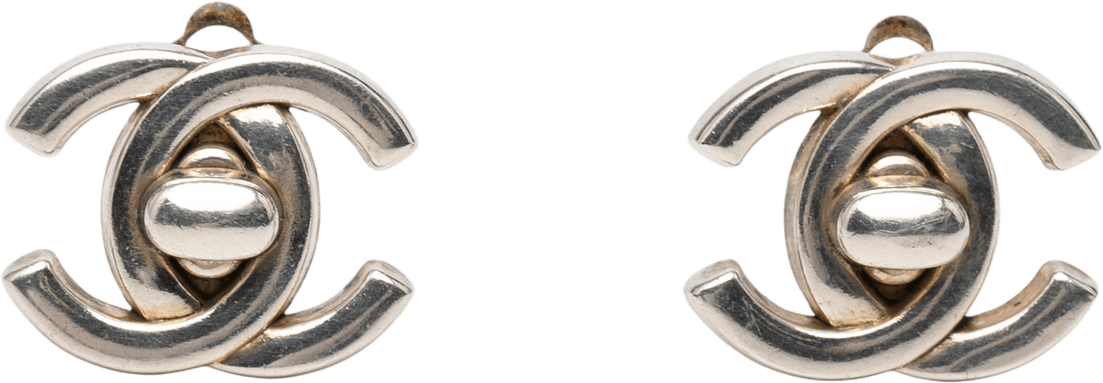 Chanel Cc Silver Plated Turn Lock Clip On Earrings, från Luxclusif, i färgen silver.