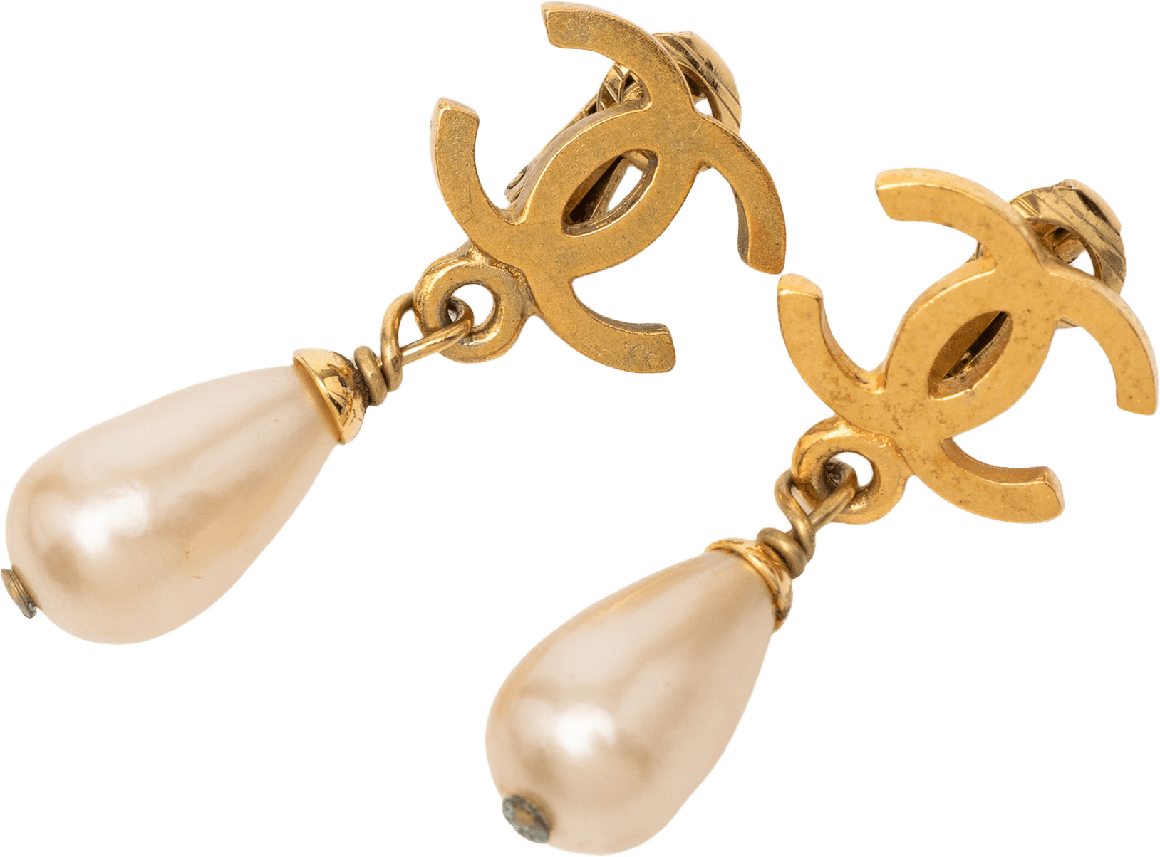 Chanel Cc Gold Plated Faux Pearl Drop Clip On Earrings, från Luxclusif, i färgen gold.