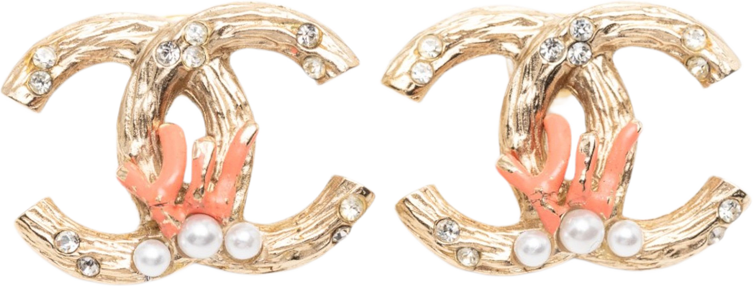 Chanel Cc Gold Plated Faux Pearl Strass Push Back Earrings, från Luxclusif, i färgen gold.