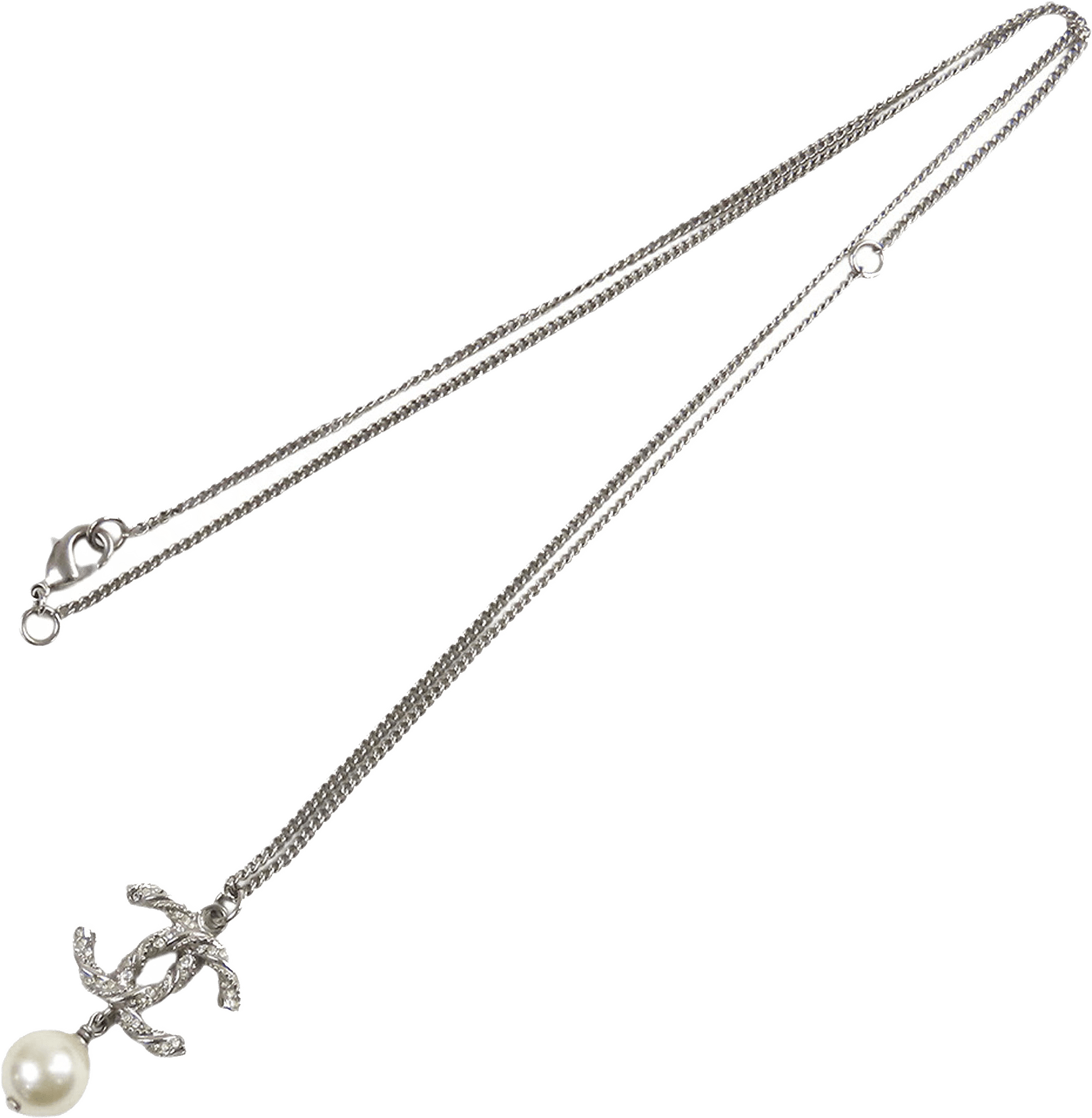 Chanel Silver Plated Twisted Cc Rhinestone Faux Pearl Pendant Necklace, från Luxclusif, i färgen silver.