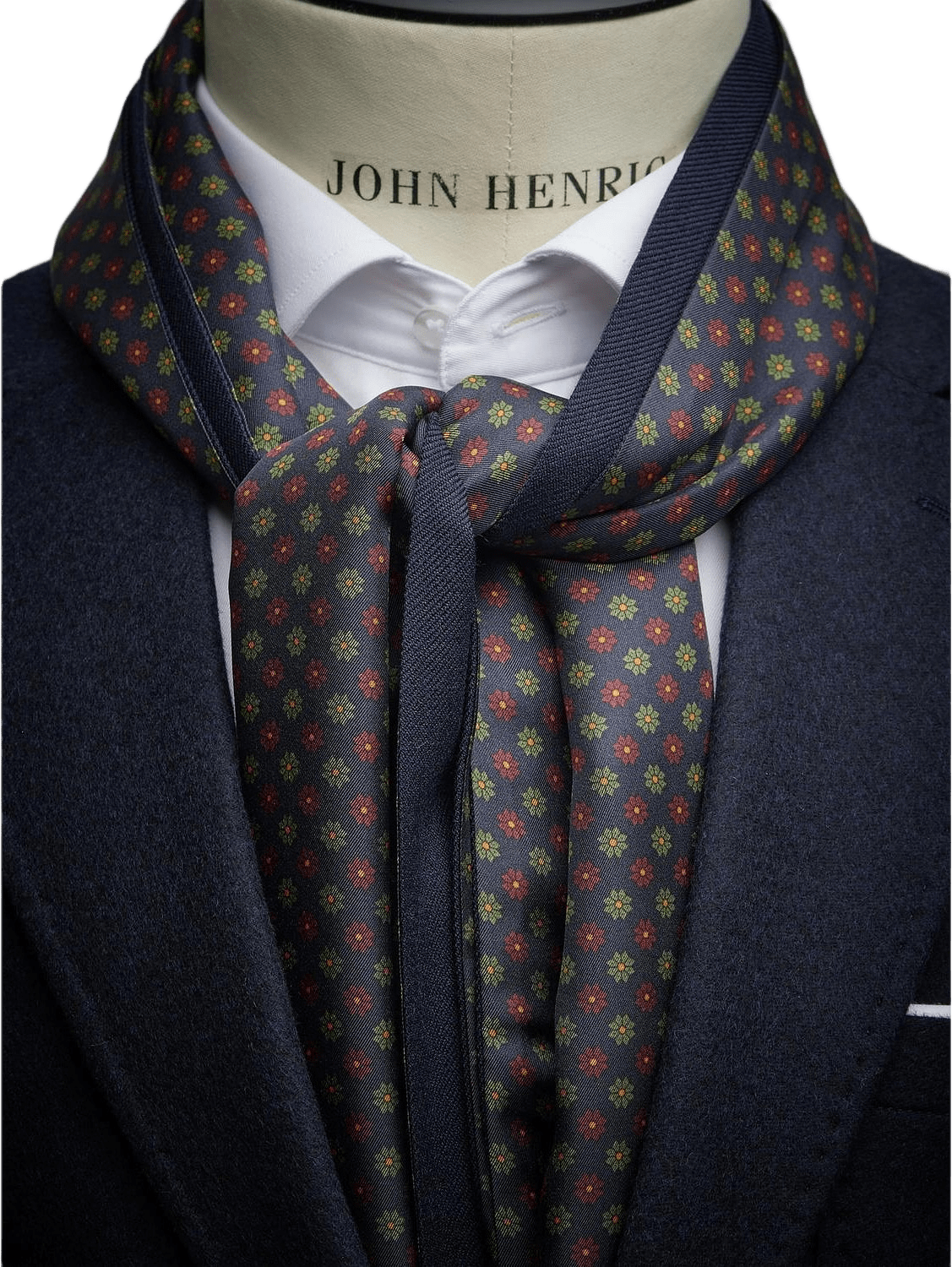 Wool & Silk Scarf, från John Henric, i färgen dark blue.