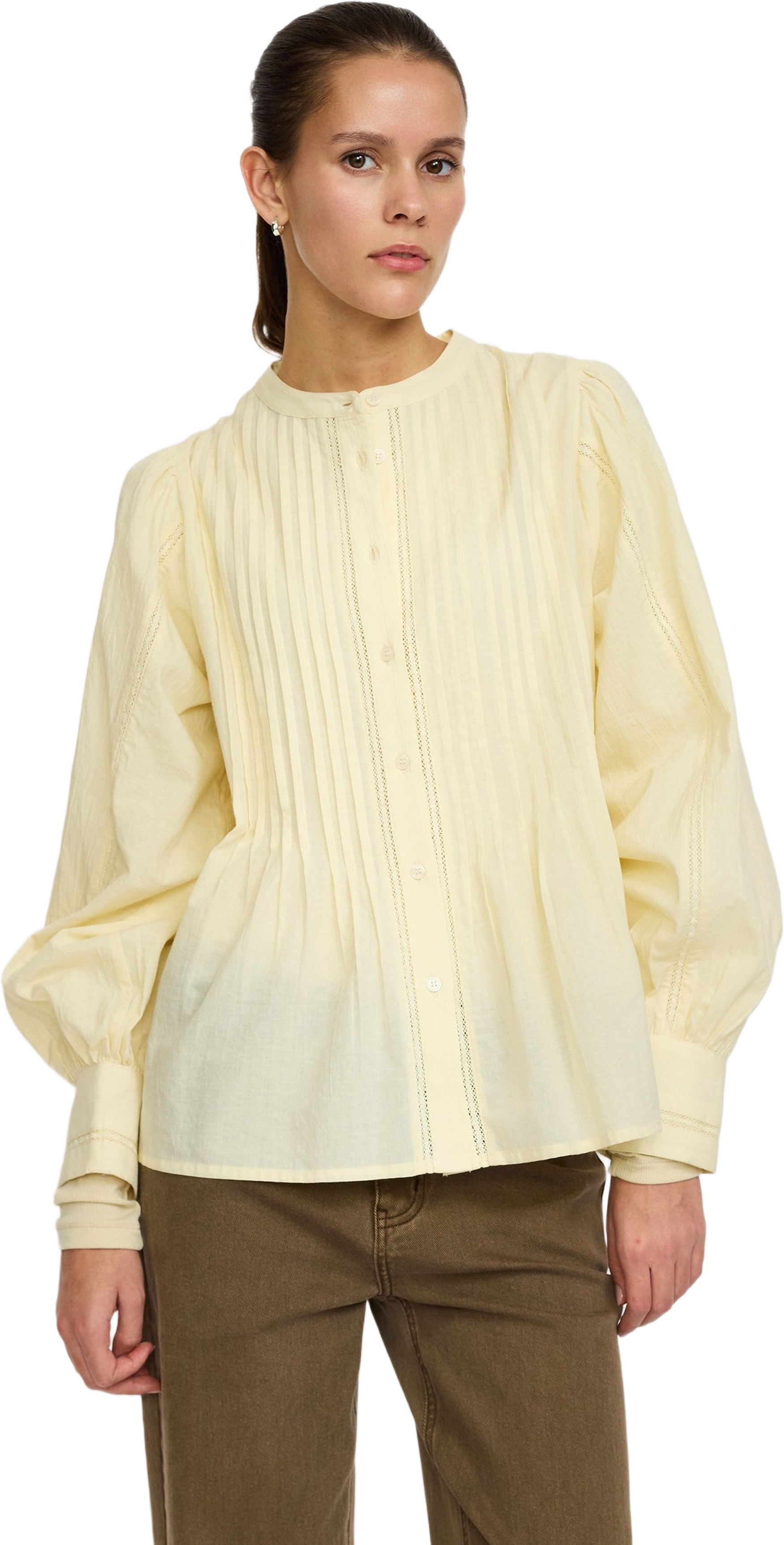 Srtahnee Shirt Gots - Wood Ash, från Soft Rebels, i färgen wood ash.