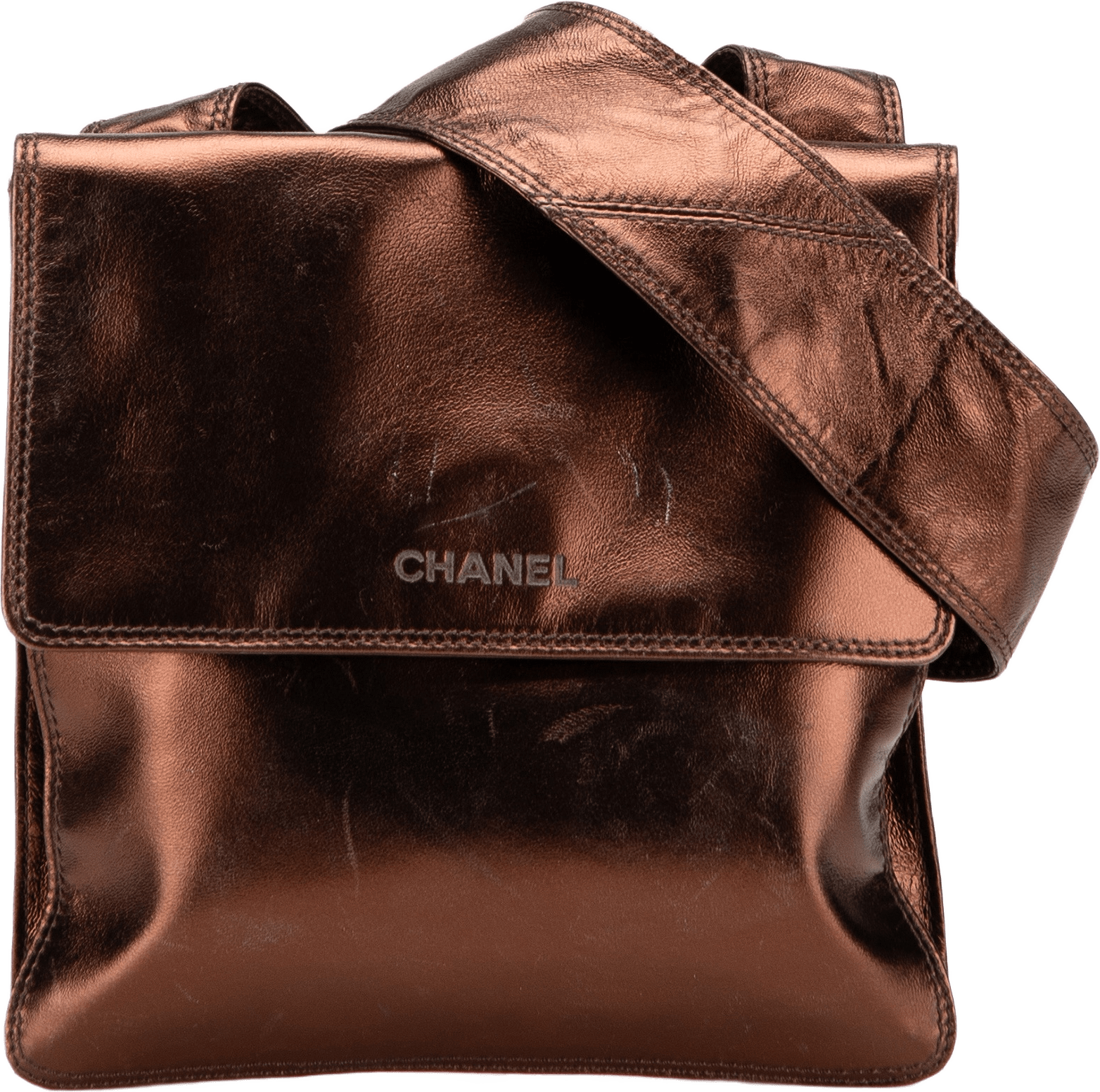 Chanel Metallic Lambskin Flap Crossbody, från Luxclusif, i färgen bronze.