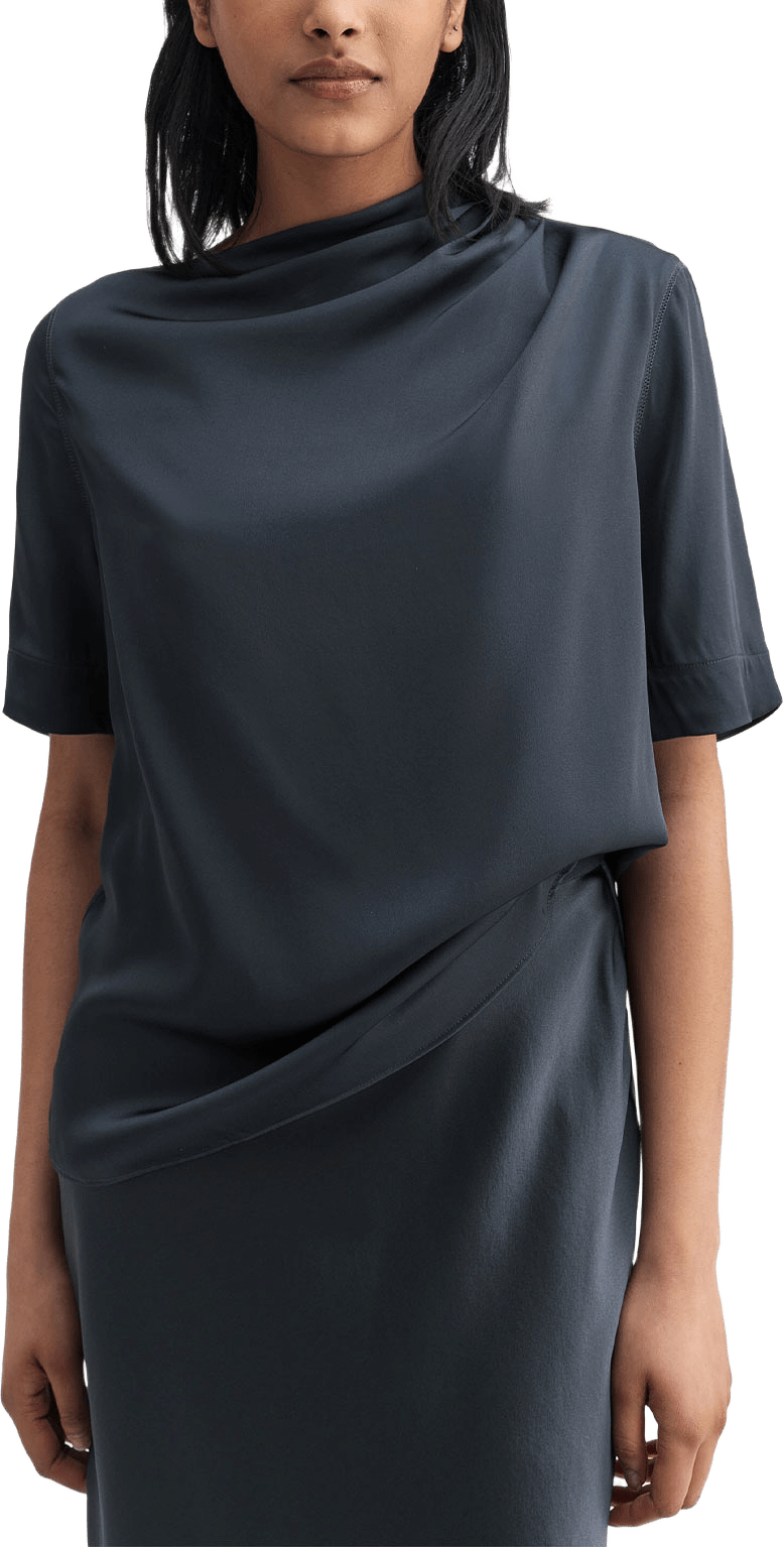 Lima Tee, från Ahlvar Gallery, i färgen Blue Grey.