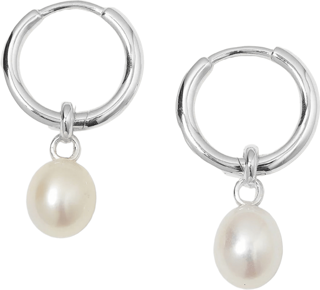 Treasurre Pearl Hoops Silver, från Syster P, i färgen Silver.