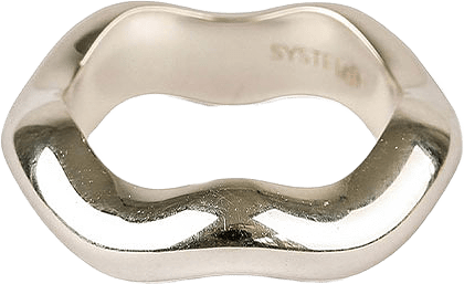 Bolded Wavy Ring Shiny Silver, från Syster P, i färgen Silver.