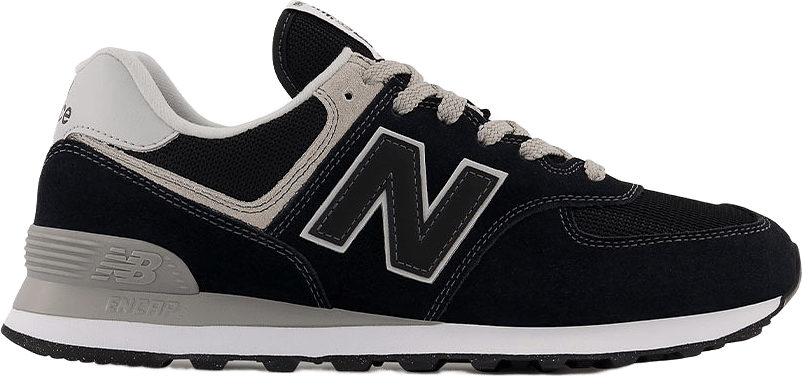 Sneakers ML574EVB, från New Balance, i färgen Black.