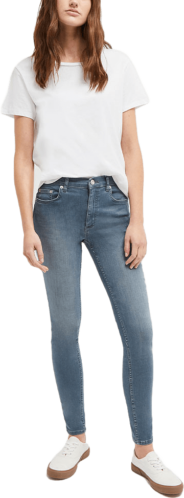 Rebound stretch denim, från French Connection, i färgen Blue Grey.