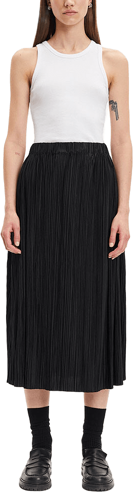 Uma skirt 10167, från SAMSOE SAMSOE, i färgen Black.