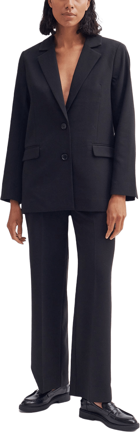 Evie Classic Blazer, från Second Female, i färgen Black.