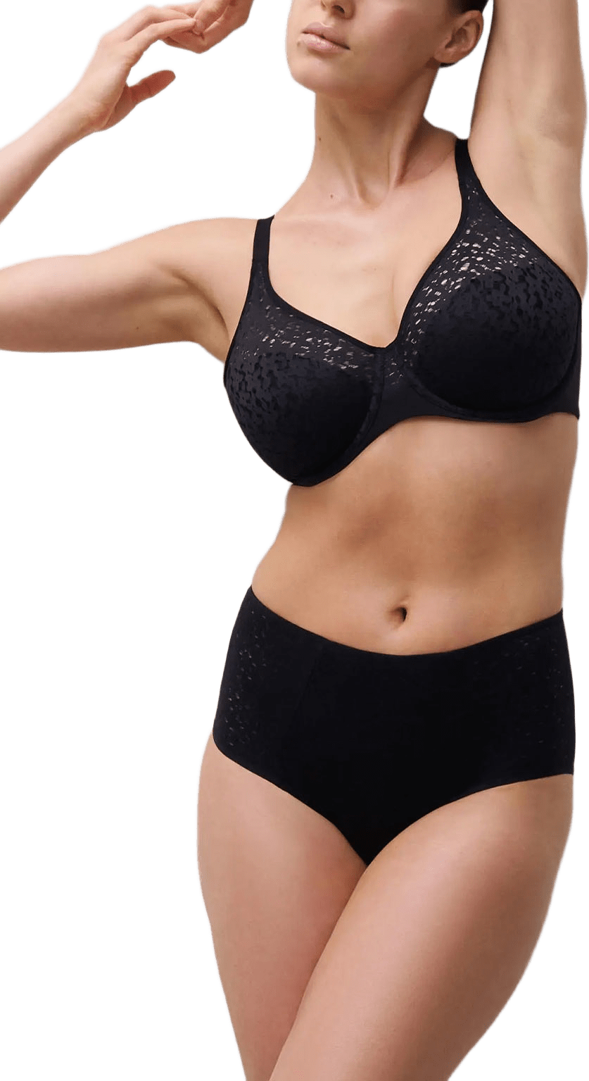 Norah Covering Molded Bra, från Chantelle, i färgen Black.