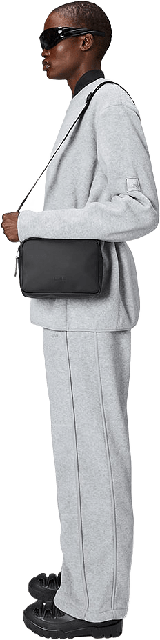 Box Bag W3, från Rains, i färgen Black.