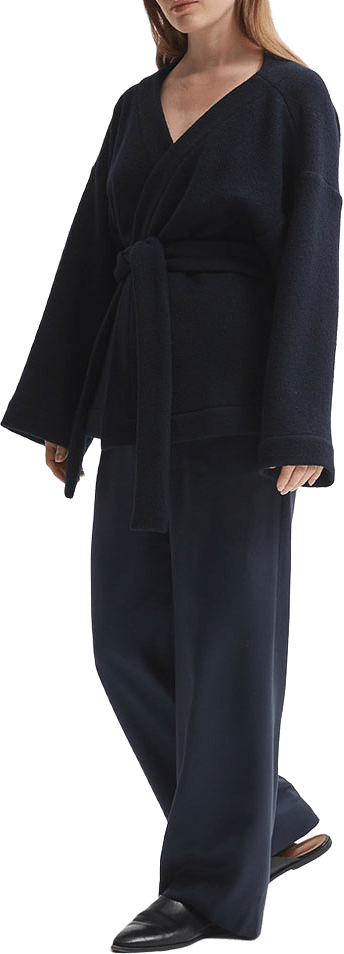 Comfy Jacket, från A Part Of The Art, i färgen Deep Navy.