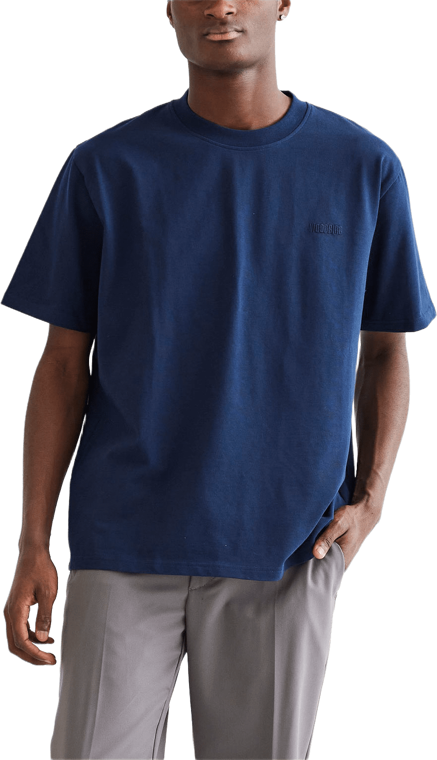 Baine Base tee, från Woodbird, i färgen Navy.