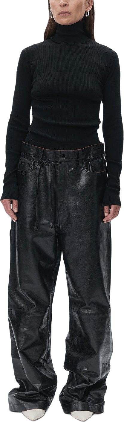 Sierra Pullover, från DAY Birger et Mikkelsen, i färgen Black.